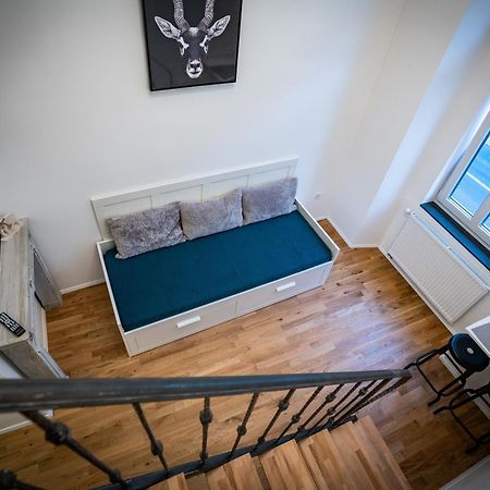 Rhino Studios Ljubljana Luaran gambar
