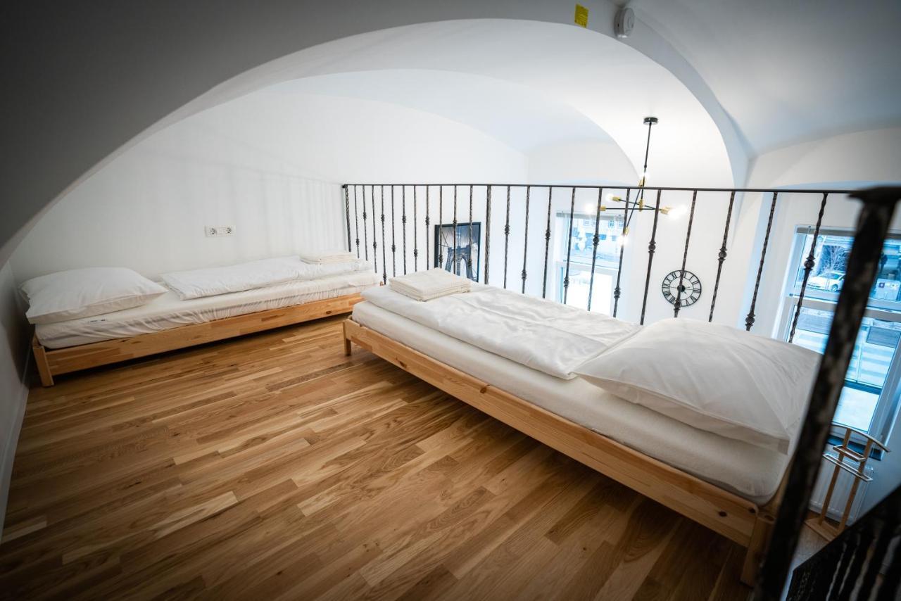Rhino Studios Ljubljana Luaran gambar